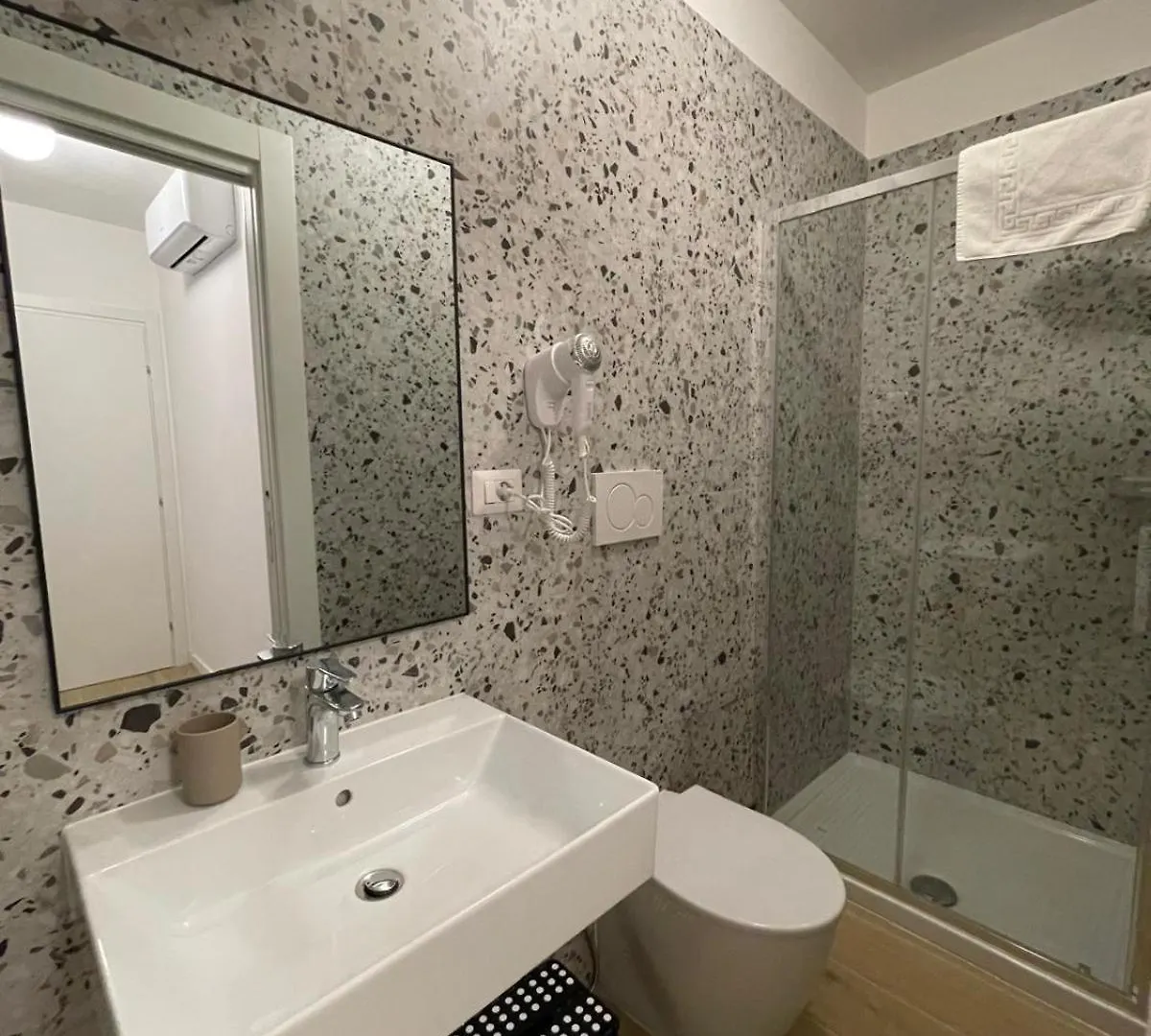 Luciano Trastevere Guest House Roma Italia